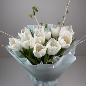 product tulips bouquet polar bear bolt